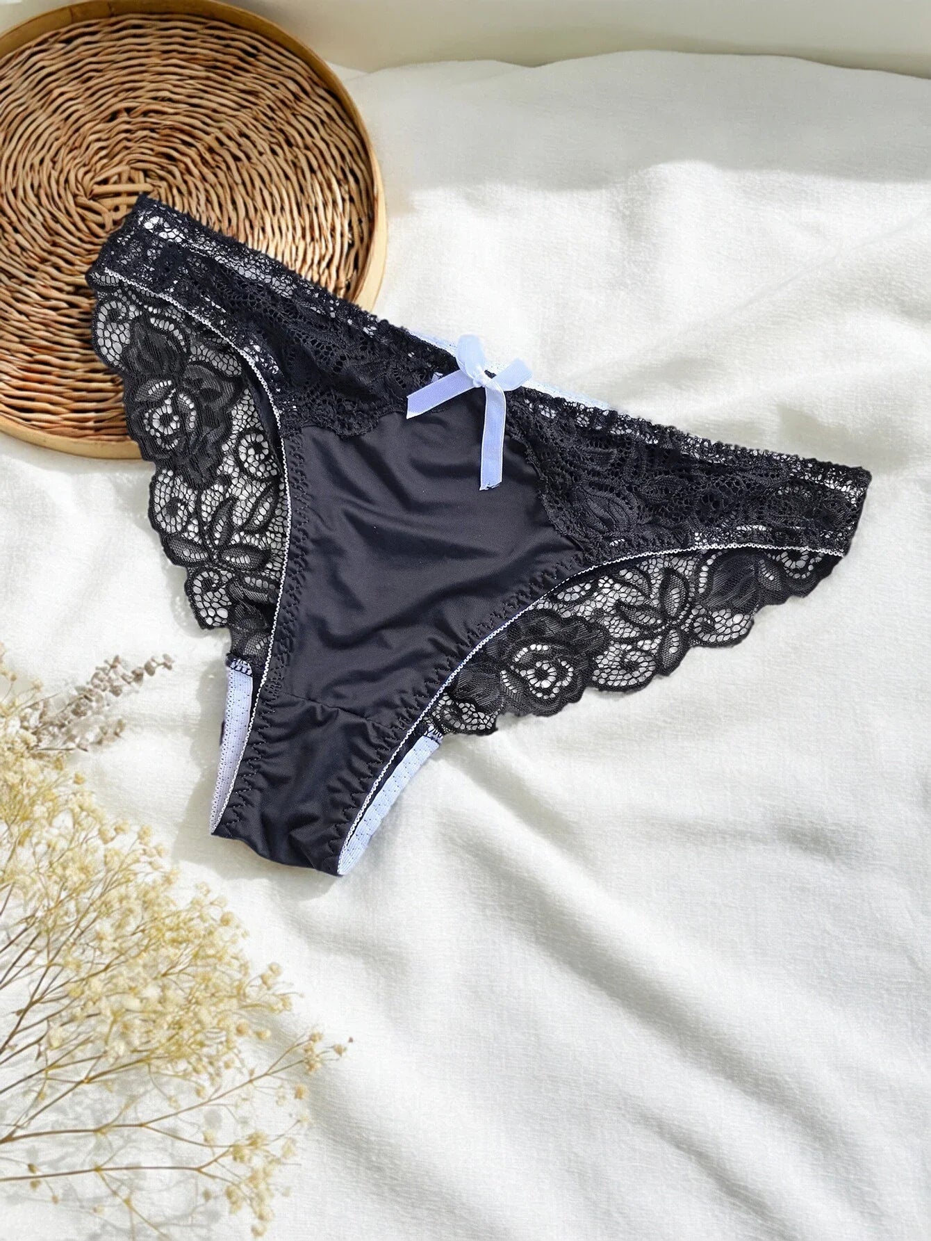 Plus Size Women's Underwear, Fashionable, Soft, Seamless, Comfortable, Sexy, Lace-Trimmed, Contrasting Color, Fine Edge, Breathable Women's Briefs