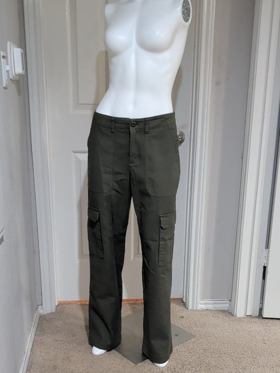 Universal Thread Olive Green Cargo Pants with Utility Pockets Women's 8