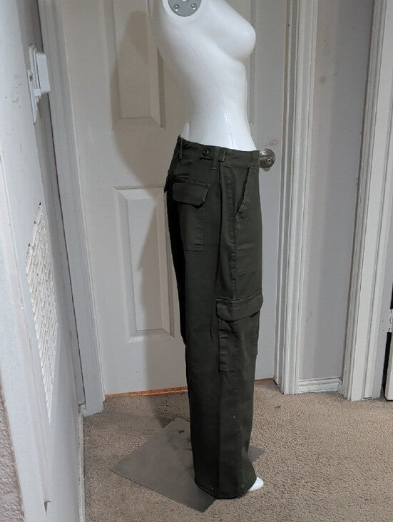 Universal Thread Olive Green Cargo Pants with Utility Pockets Women's 8