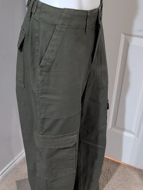 Universal Thread Olive Green Cargo Pants with Utility Pockets Women's 8
