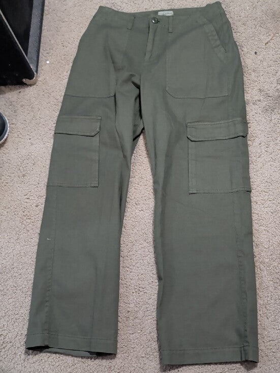 Universal Thread Olive Green Cargo Pants with Utility Pockets Women's 8